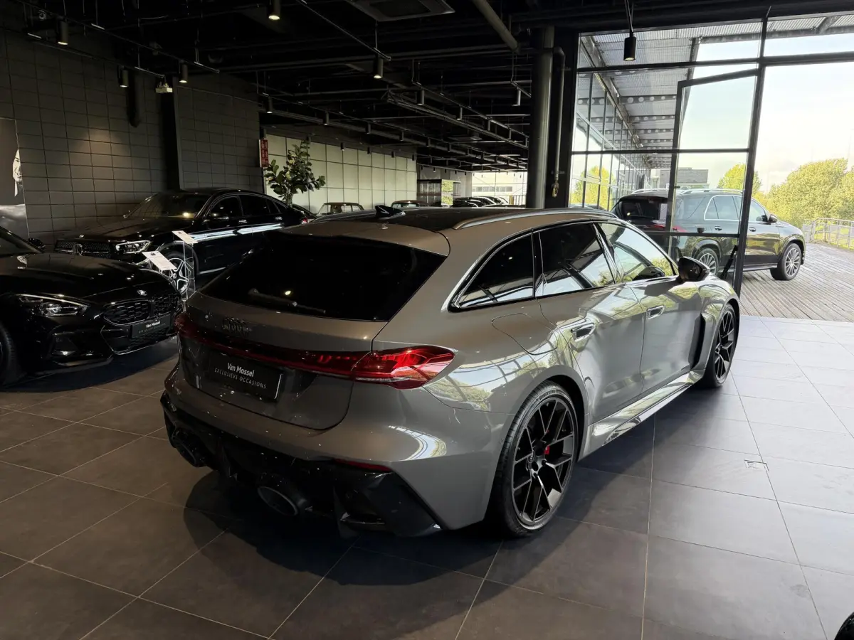 RS5 Avant | TREKHAAK | PANORAMADAK | BIJRIJDERSCHERM | MASSAGE | STOELVENTILATIE | STOELVERWARMING + ACHTER | RS SPORTSTOELEN | ALCANTARA | CARBON | HEAD UP | ADAPTIEVE CRUISE | AMBIENT LIGH
