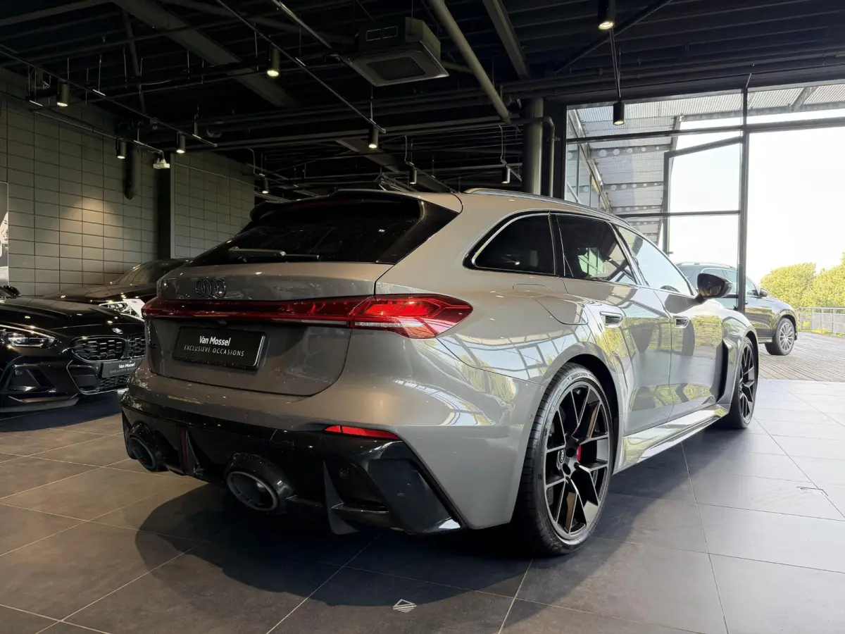 RS5 Avant | TREKHAAK | PANORAMADAK | BIJRIJDERSCHERM | MASSAGE | STOELVENTILATIE | STOELVERWARMING + ACHTER | RS SPORTSTOELEN | ALCANTARA | CARBON | HEAD UP | ADAPTIEVE CRUISE | AMBIENT LIGH
