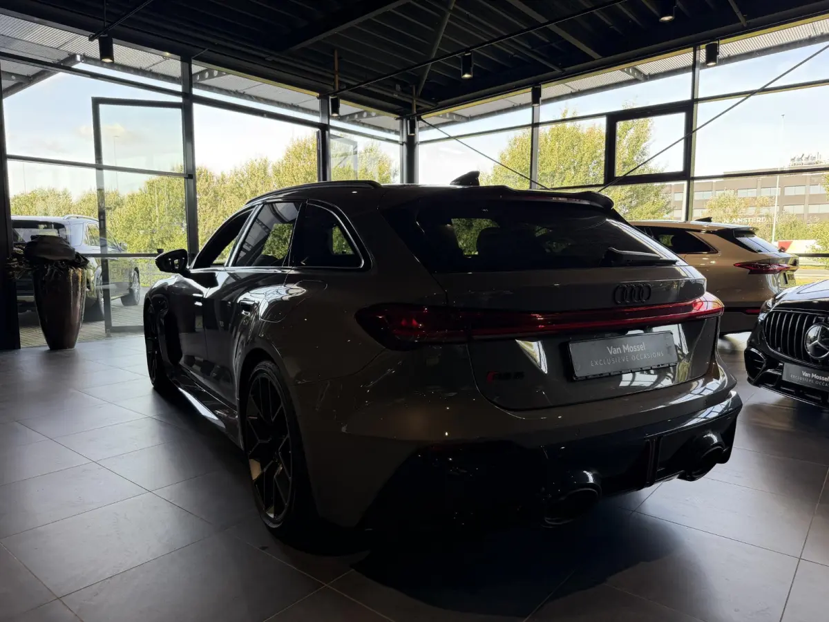 RS5 Avant | TREKHAAK | PANORAMADAK | BIJRIJDERSCHERM | MASSAGE | STOELVENTILATIE | STOELVERWARMING + ACHTER | RS SPORTSTOELEN | ALCANTARA | CARBON | HEAD UP | ADAPTIEVE CRUISE | AMBIENT LIGH