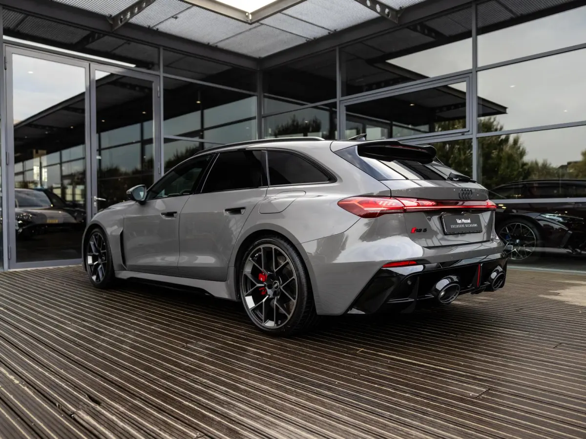 RS5 Avant RS 5 e-hybrid quattro | TREKHAAK | PANORAMADAK | BIJRIJDERSCHERM | MASSAGE | STOELVENTILATIE | STOELVERWARMING + ACHTER | RS SPORTSTOELEN | ALCANTARA | CARBON | HEAD UP | ADAPTIEVE