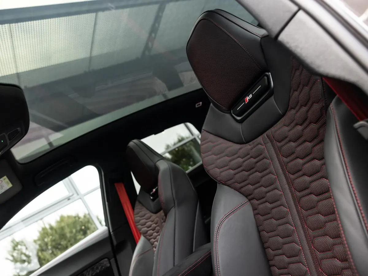 RS5 Avant RS 5 e-hybrid quattro | TREKHAAK | PANORAMADAK | BIJRIJDERSCHERM | MASSAGE | STOELVENTILATIE | STOELVERWARMING + ACHTER | RS SPORTSTOELEN | ALCANTARA | CARBON | HEAD UP | ADAPTIEVE