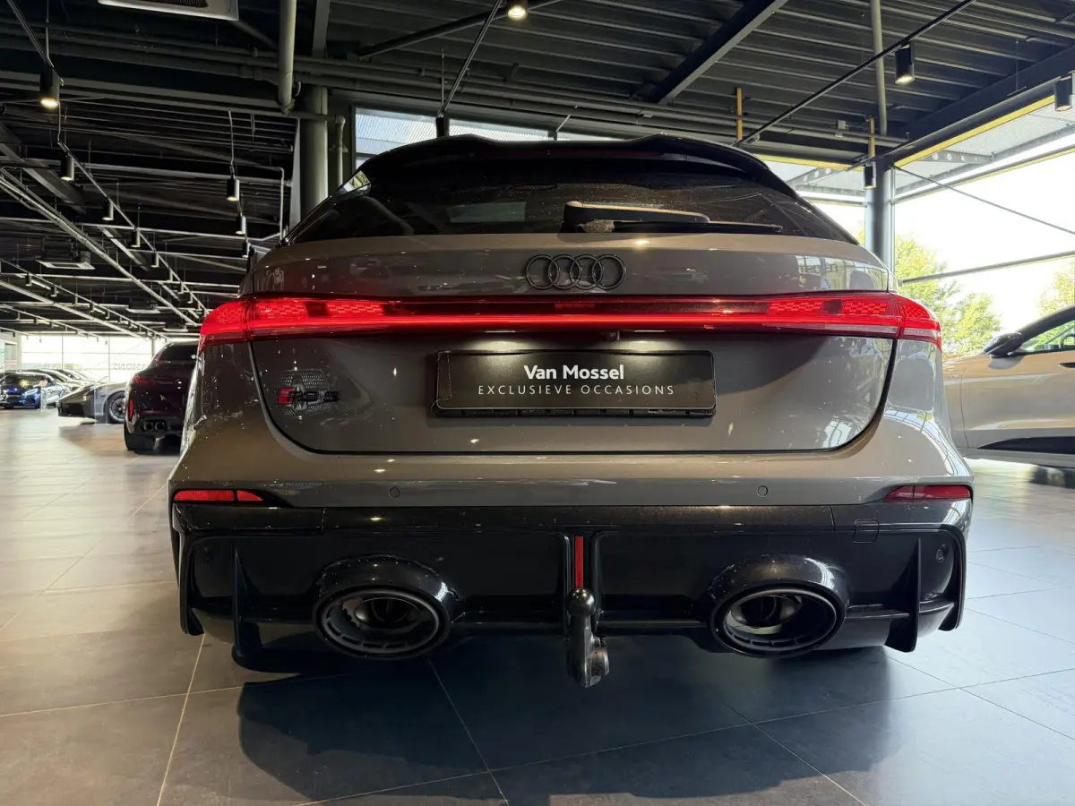 RS5 Avant | TREKHAAK | PANORAMADAK | BIJRIJDERSCHERM | MASSAGE | STOELVENTILATIE | STOELVERWARMING + ACHTER | RS SPORTSTOELEN | ALCANTARA | CARBON | HEAD UP | ADAPTIEVE CRUISE | AMBIENT LIGH