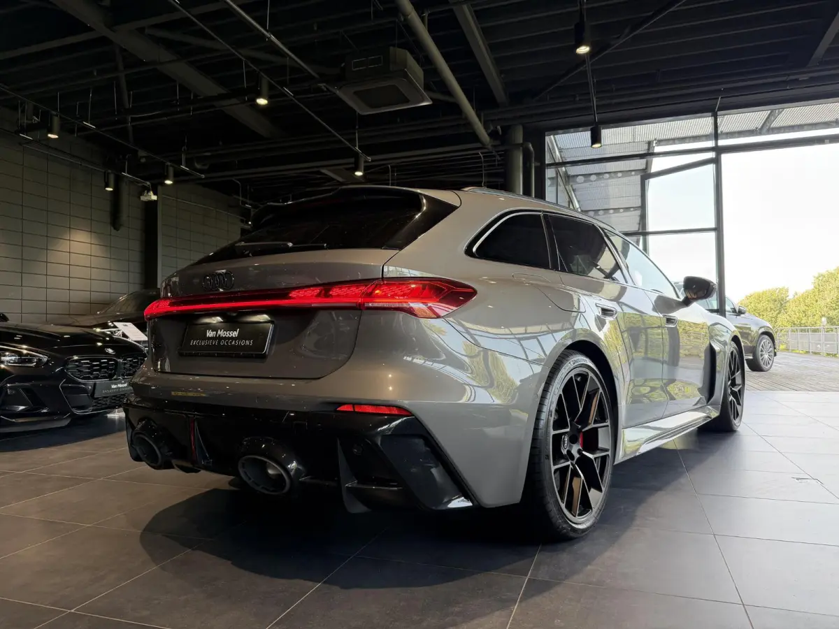 RS5 Avant | TREKHAAK | PANORAMADAK | BIJRIJDERSCHERM | MASSAGE | STOELVENTILATIE | STOELVERWARMING + ACHTER | RS SPORTSTOELEN | ALCANTARA | CARBON | HEAD UP | ADAPTIEVE CRUISE | AMBIENT LIGH