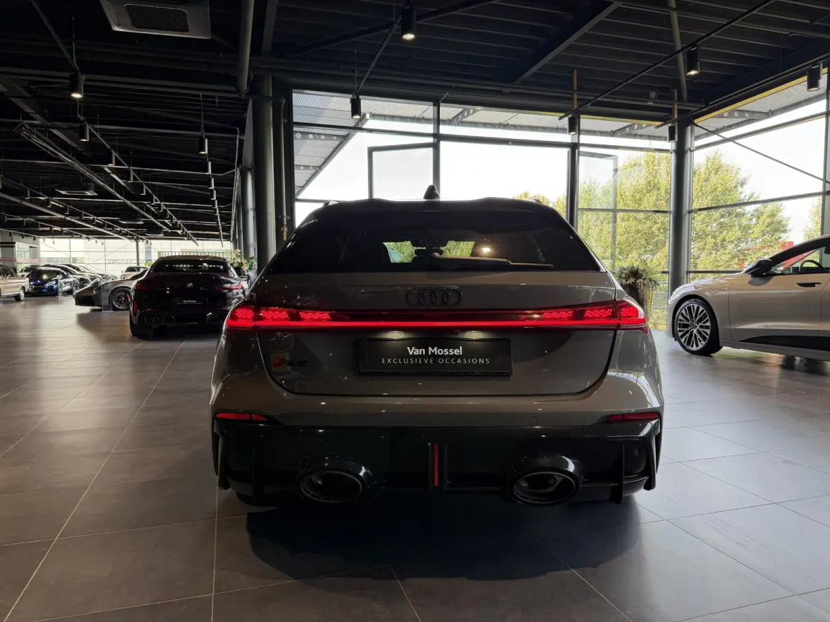 RS5 Avant | TREKHAAK | PANORAMADAK | BIJRIJDERSCHERM | MASSAGE | STOELVENTILATIE | STOELVERWARMING + ACHTER | RS SPORTSTOELEN | ALCANTARA | CARBON | HEAD UP | ADAPTIEVE CRUISE | AMBIENT LIGH