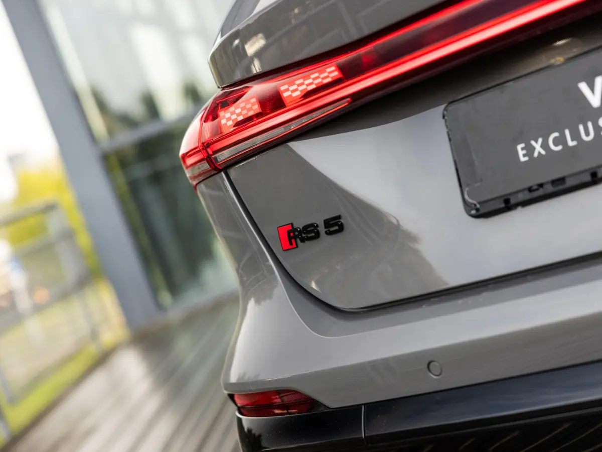 RS5 Avant RS 5 e-hybrid quattro | TREKHAAK | PANORAMADAK | BIJRIJDERSCHERM | MASSAGE | STOELVENTILATIE | STOELVERWARMING + ACHTER | RS SPORTSTOELEN | ALCANTARA | CARBON | HEAD UP | ADAPTIEVE