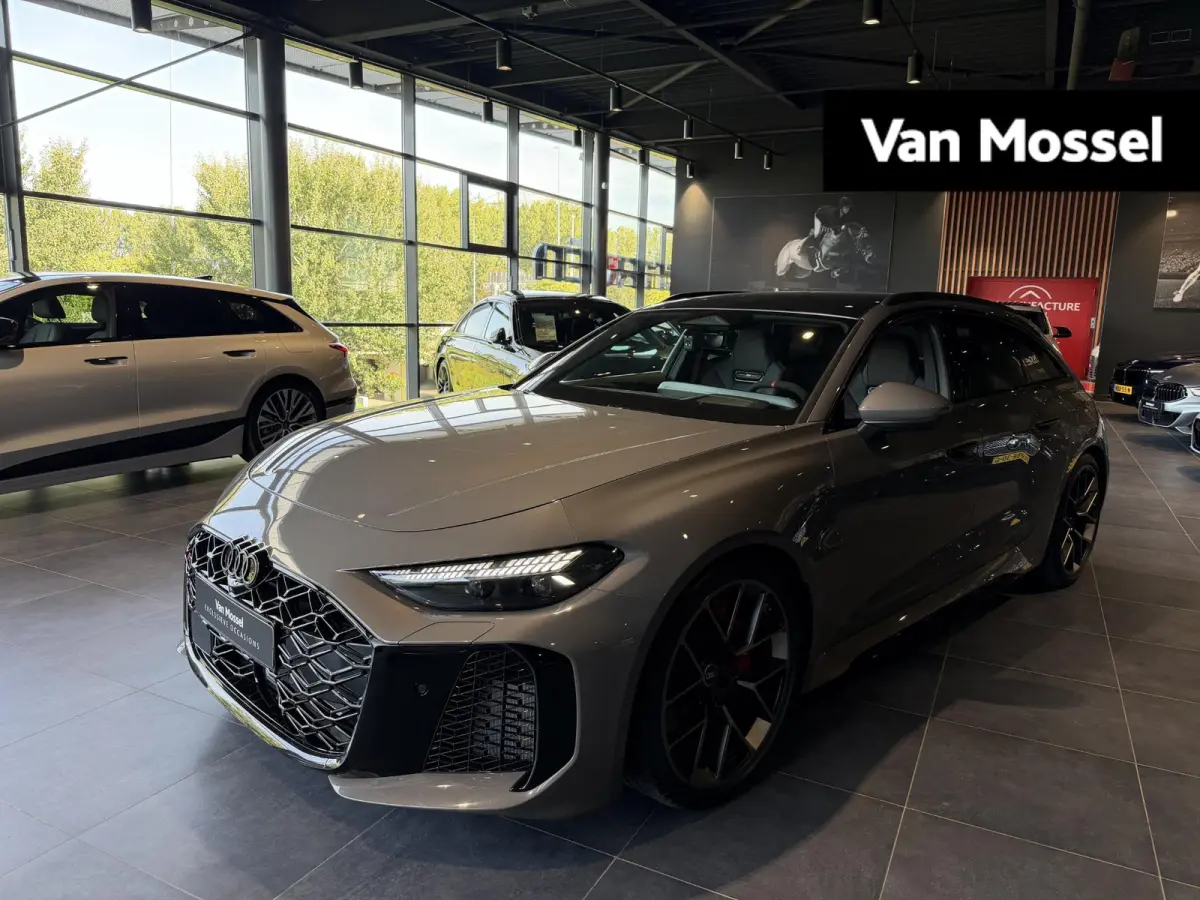 RS5 Avant | TREKHAAK | PANORAMADAK | BIJRIJDERSCHERM | MASSAGE | STOELVENTILATIE | STOELVERWARMING + ACHTER | RS SPORTSTOELEN | ALCANTARA | CARBON | HEAD UP | ADAPTIEVE CRUISE | AMBIENT LIGH