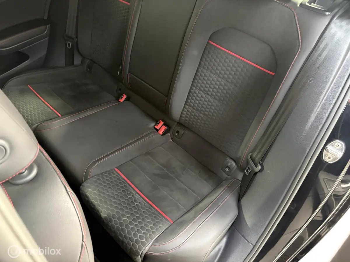 2.0 GTI Performance|Akrapovic|ACC|Carplay|
