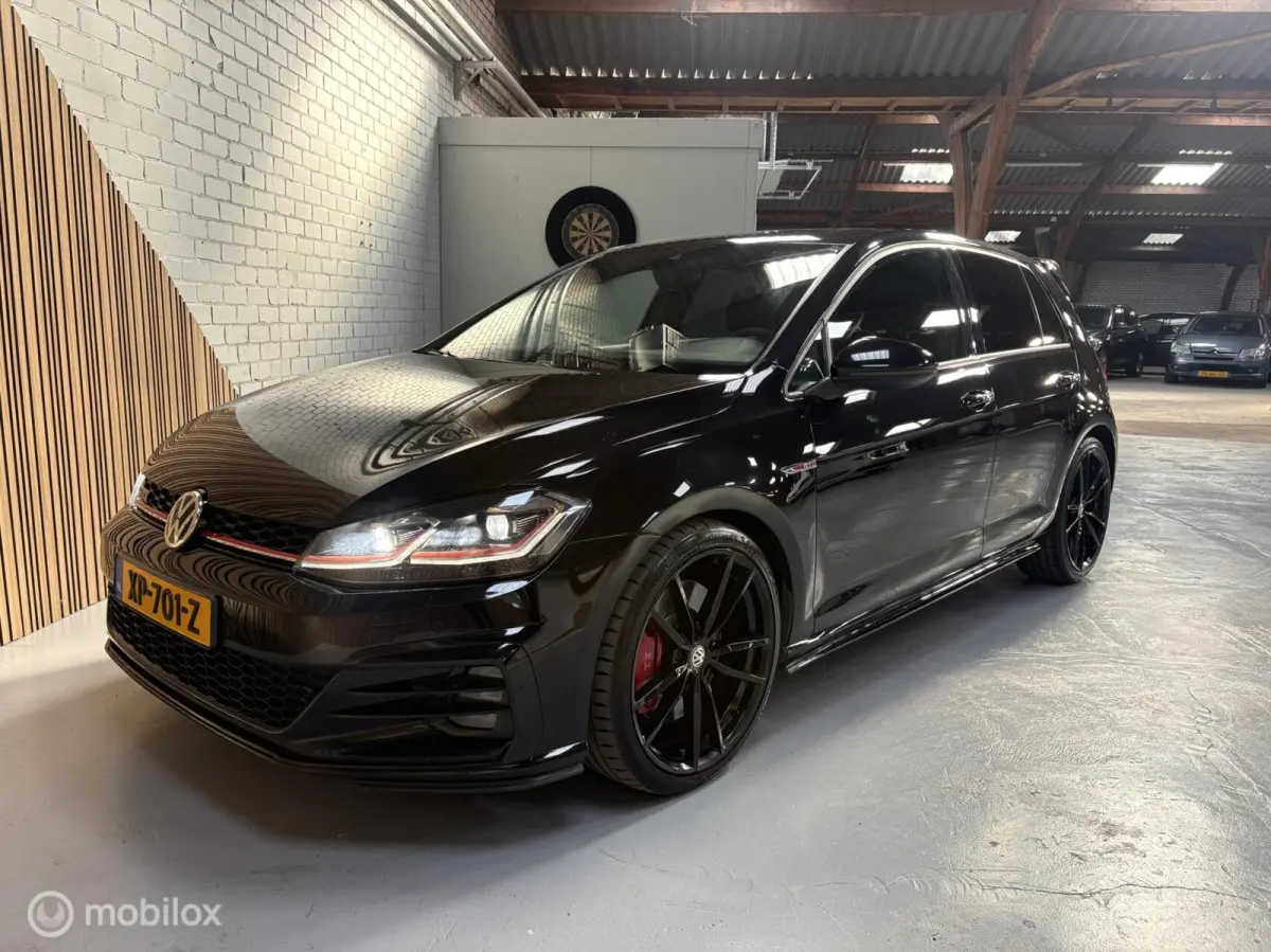 2.0 GTI Performance|Akrapovic|ACC|Carplay|