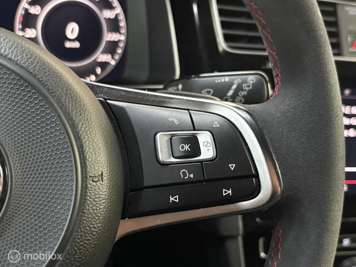 2.0 GTI Performance|Akrapovic|ACC|Carplay|