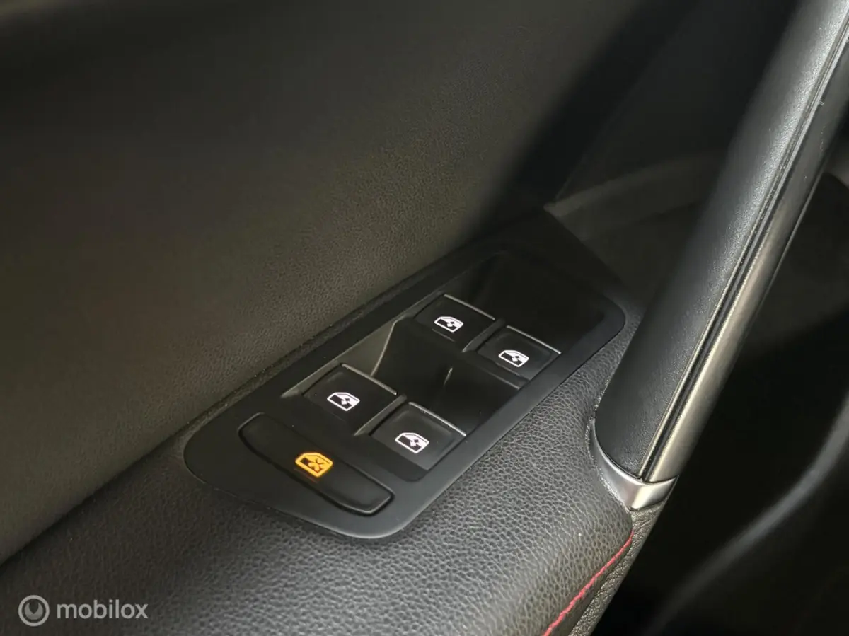 2.0 GTI Performance|Akrapovic|ACC|Carplay|