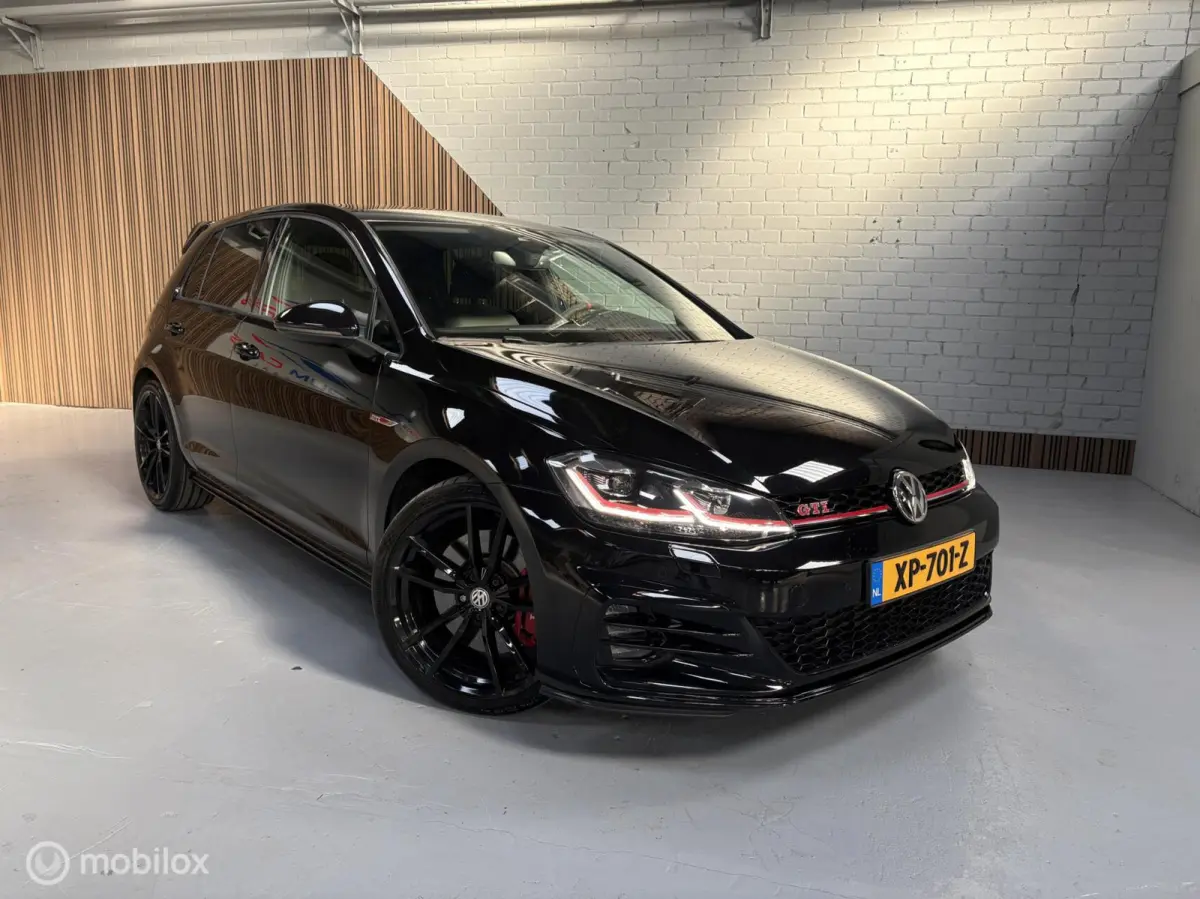 2.0 GTI Performance|Akrapovic|ACC|Carplay|