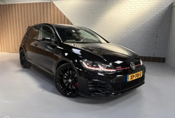 2.0 GTI Performance|Akrapovic|ACC|Carplay|