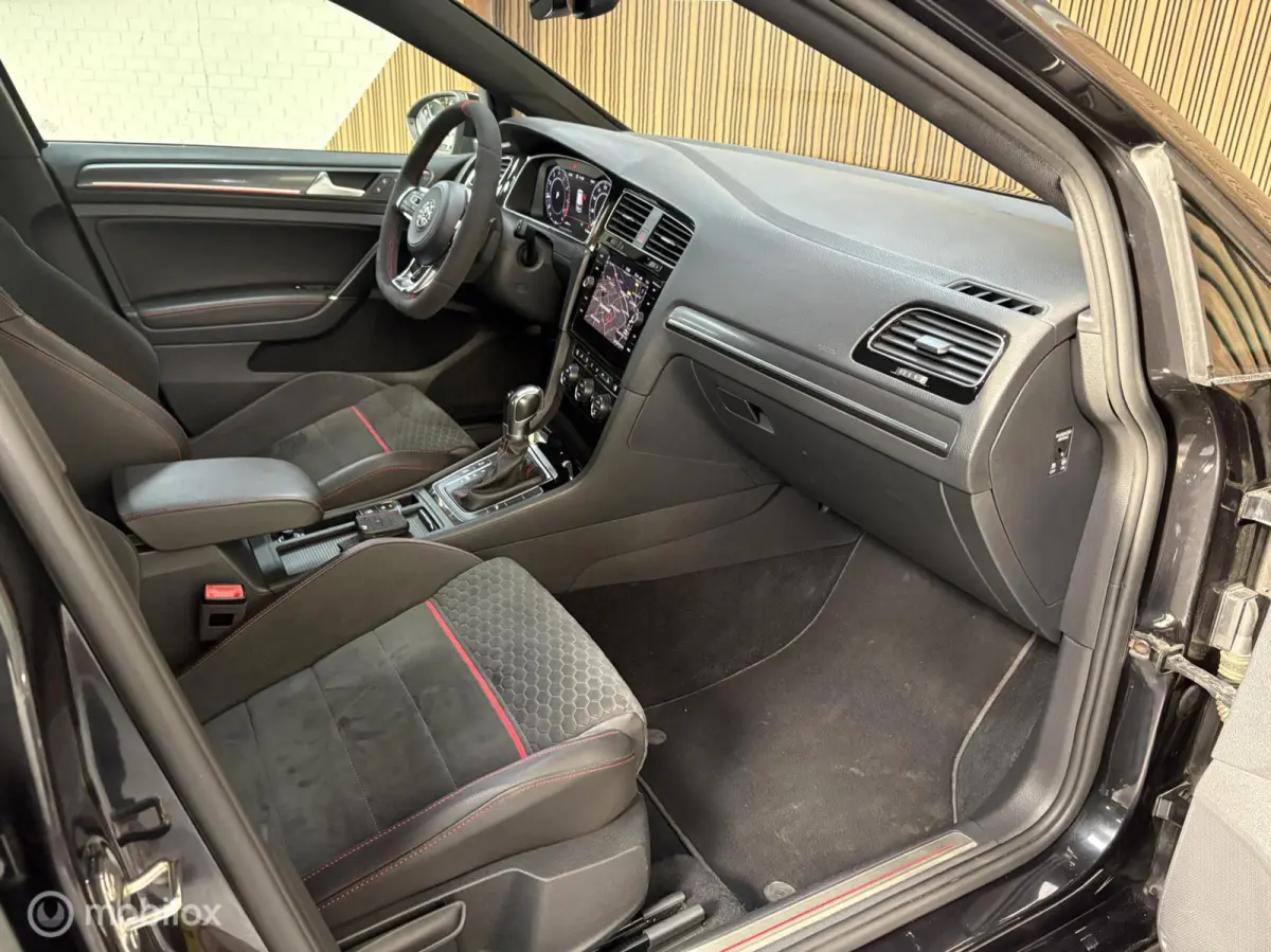 2.0 GTI Performance|Akrapovic|ACC|Carplay|
