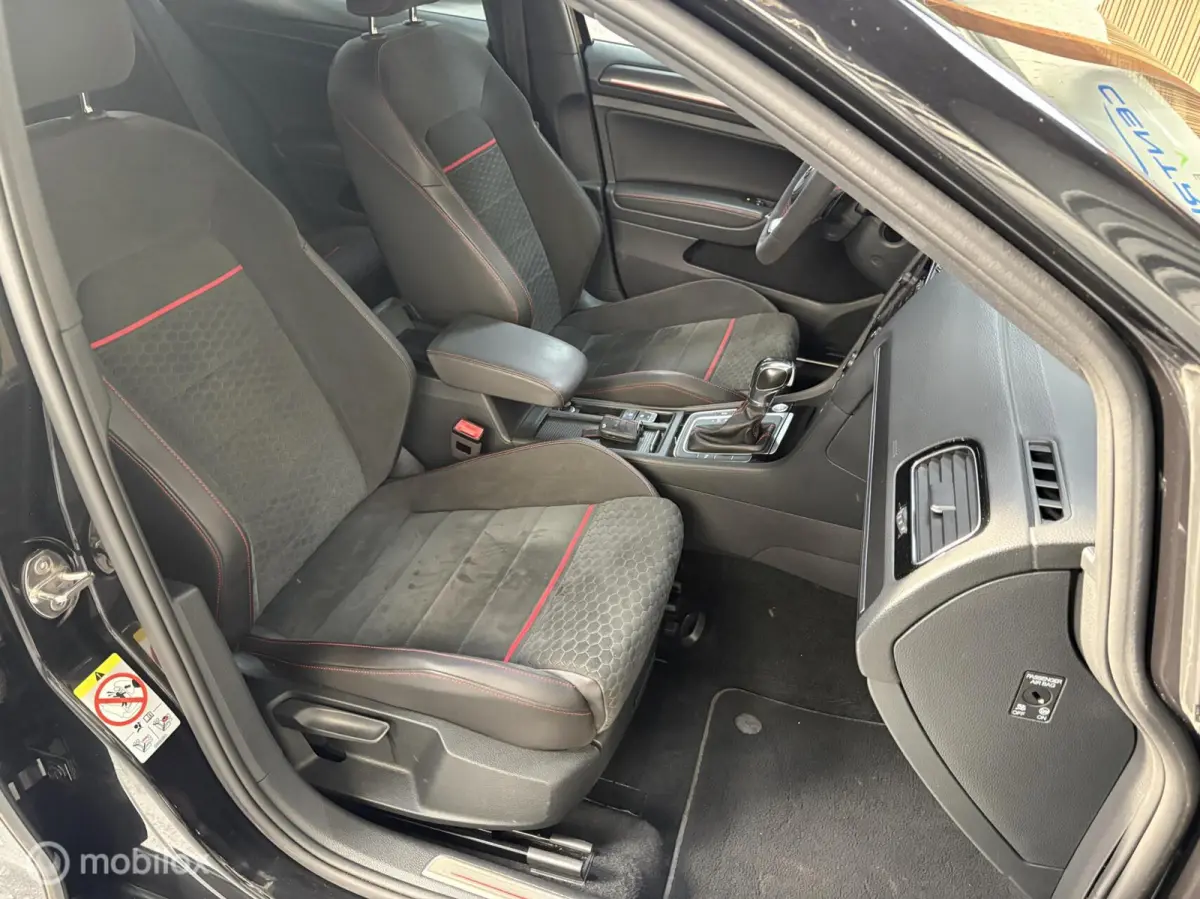2.0 GTI Performance|Akrapovic|ACC|Carplay|
