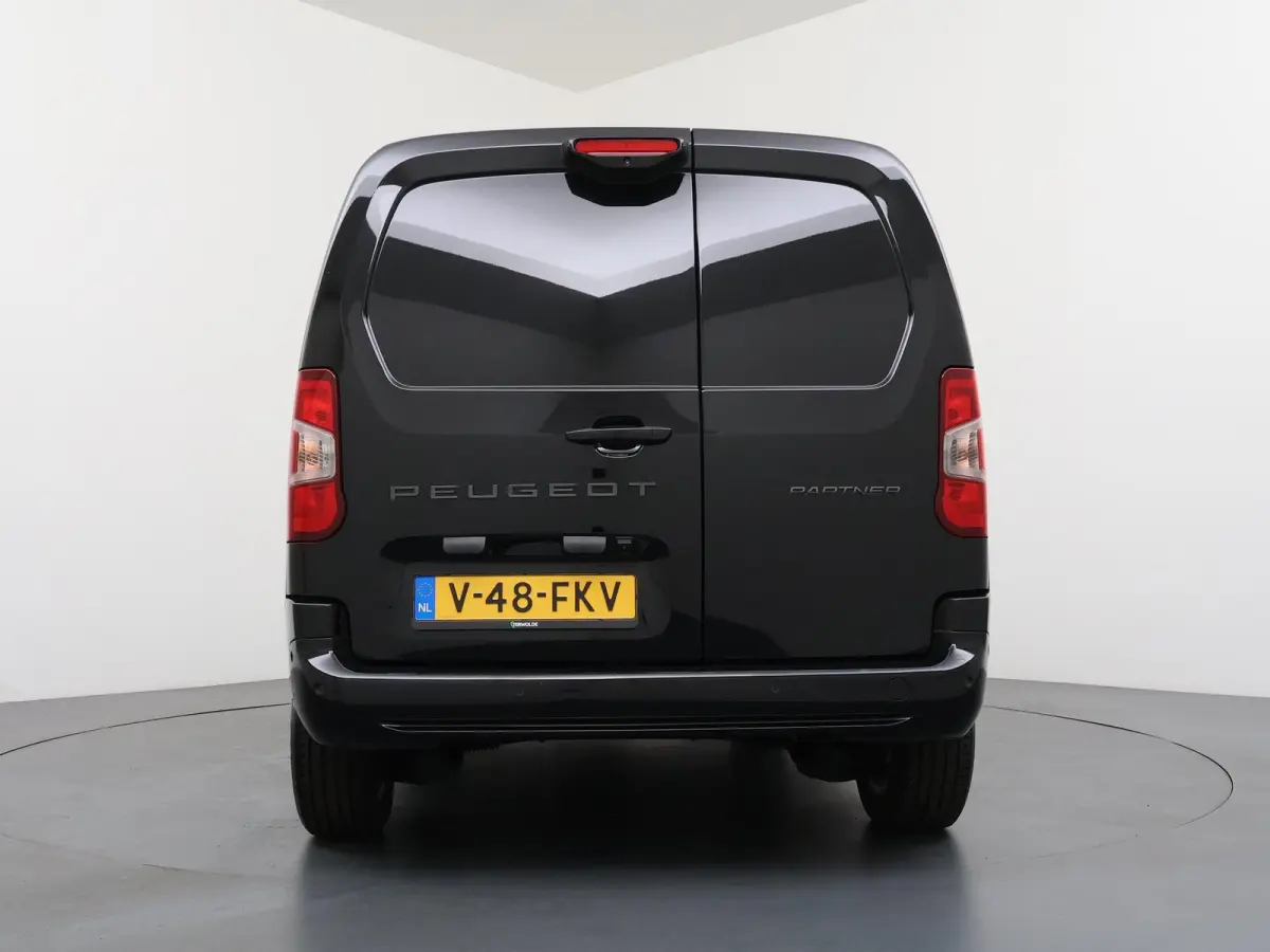 1.5 BlueHDi 130 S&S L1 | Pack Comfort Connect | Pack Look | Lichtmetalen velgen | 3-persoons |