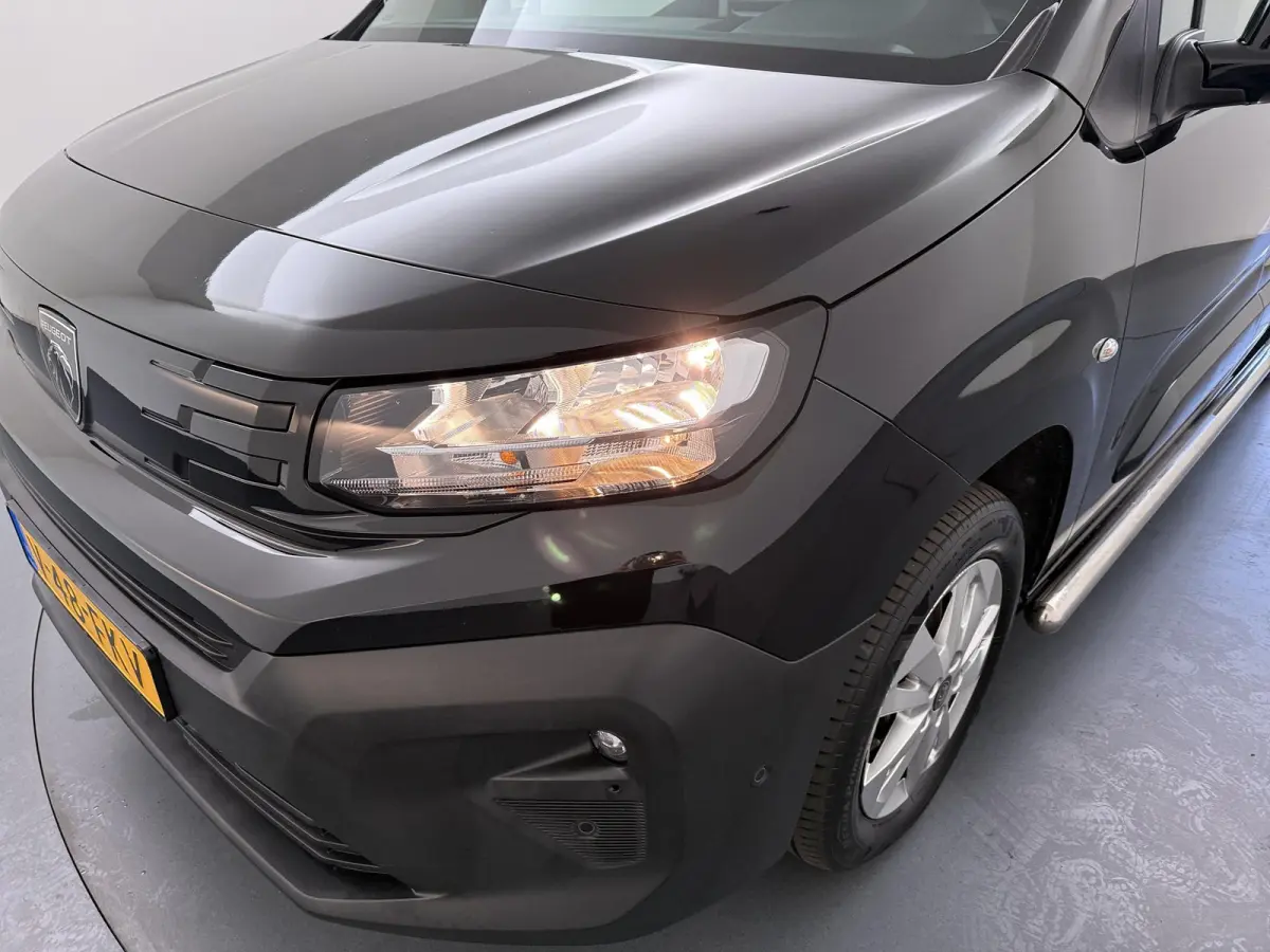1.5 BlueHDi 130 S&S L1 | Pack Comfort Connect | Pack Look | Lichtmetalen velgen | 3-persoons |