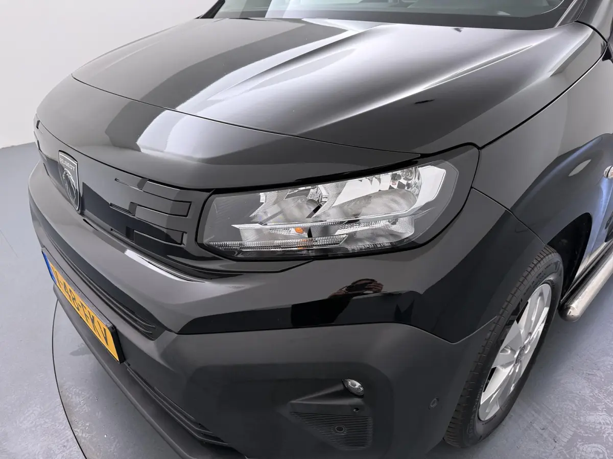 1.5 BlueHDi 130 S&S L1 | Pack Comfort Connect | Pack Look | Lichtmetalen velgen | 3-persoons |