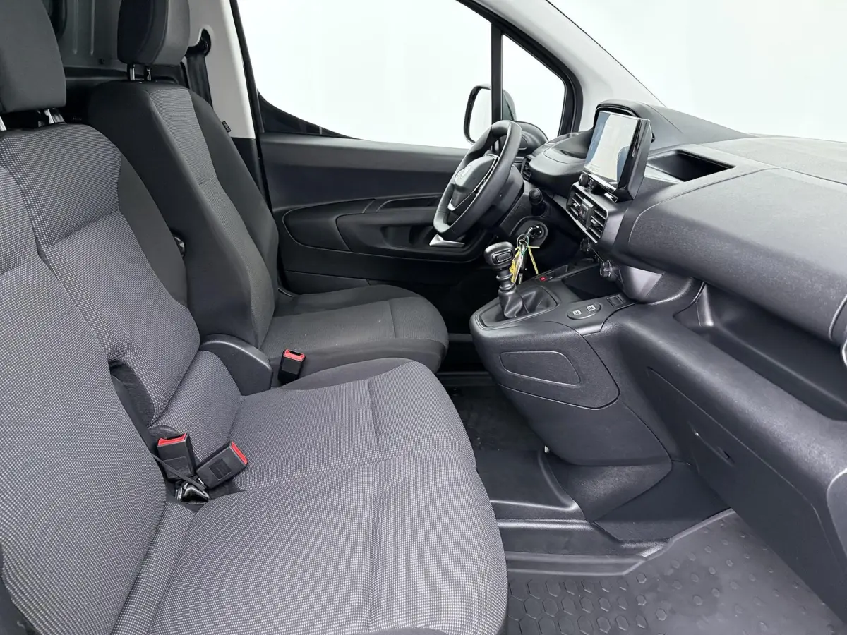 1.5 BlueHDi 130 S&S L1 | Pack Comfort Connect | Pack Look | Lichtmetalen velgen | 3-persoons |
