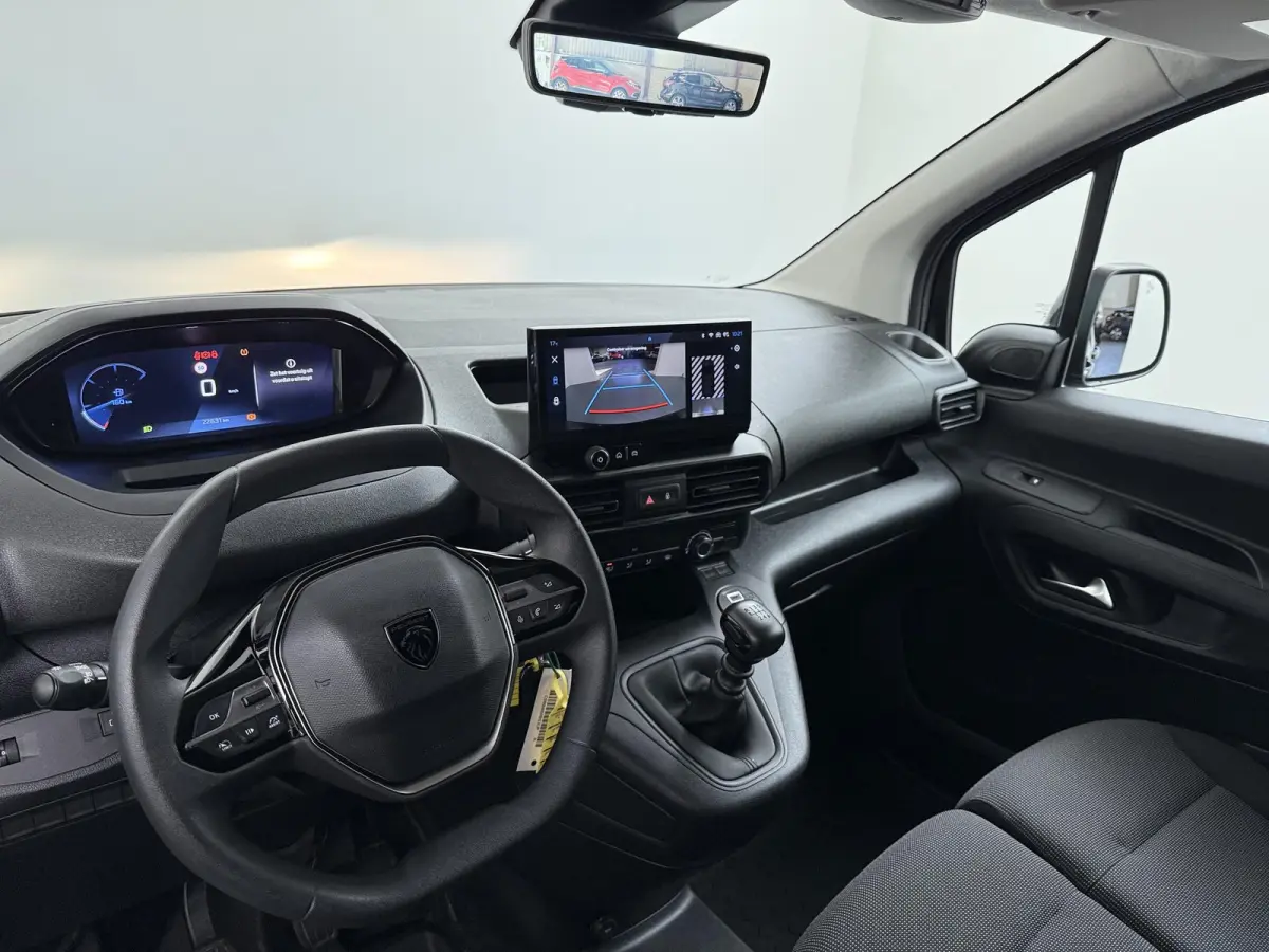 1.5 BlueHDi 130 S&S L1 | Pack Comfort Connect | Pack Look | Lichtmetalen velgen | 3-persoons |