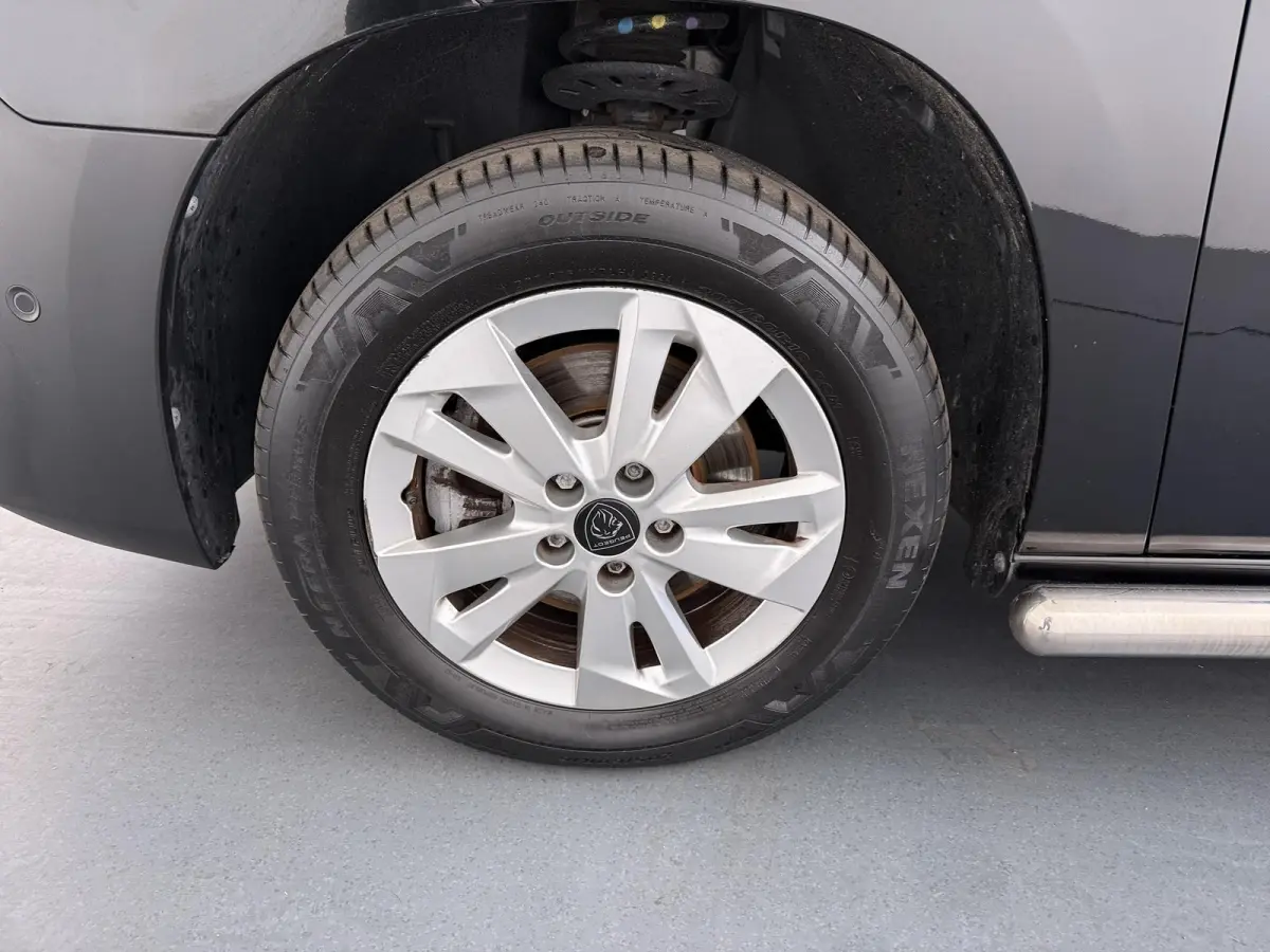 1.5 BlueHDi 130 S&S L1 | Pack Comfort Connect | Pack Look | Lichtmetalen velgen | 3-persoons |