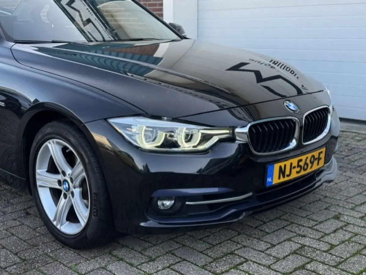 320i Luxury SPORT - Dealer onderhouden - LED