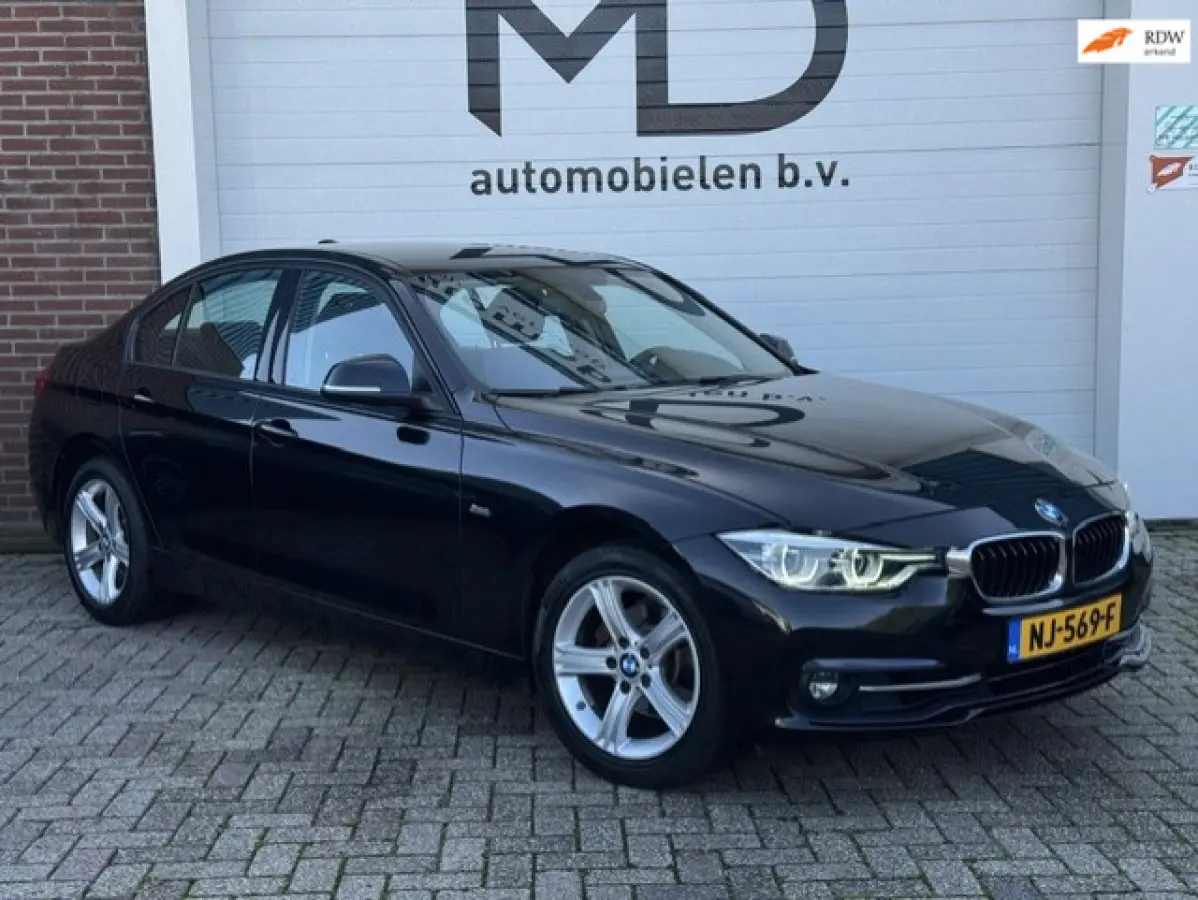 320i Luxury SPORT - Dealer onderhouden - LED
