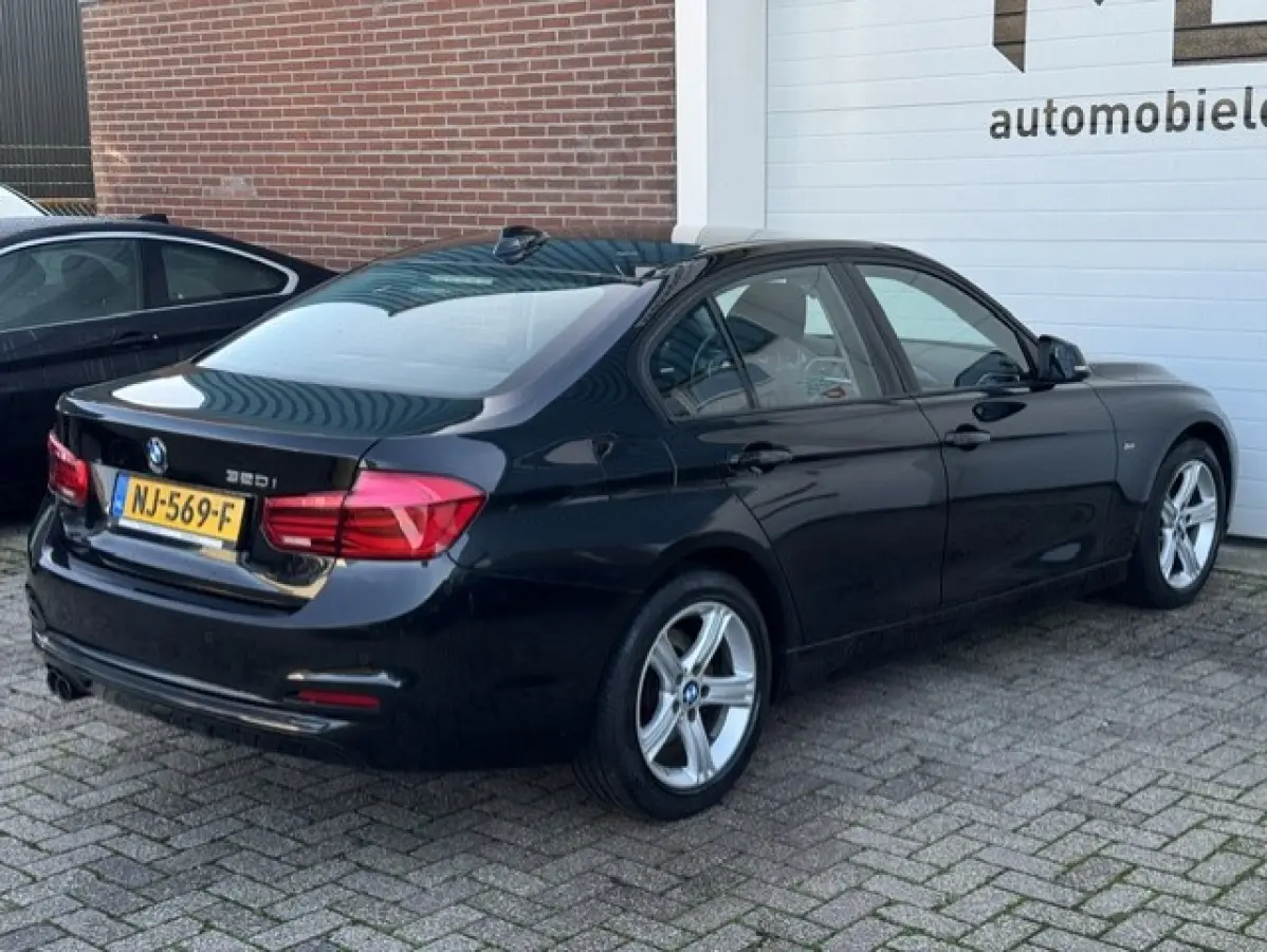 320i Luxury SPORT - Dealer onderhouden - LED