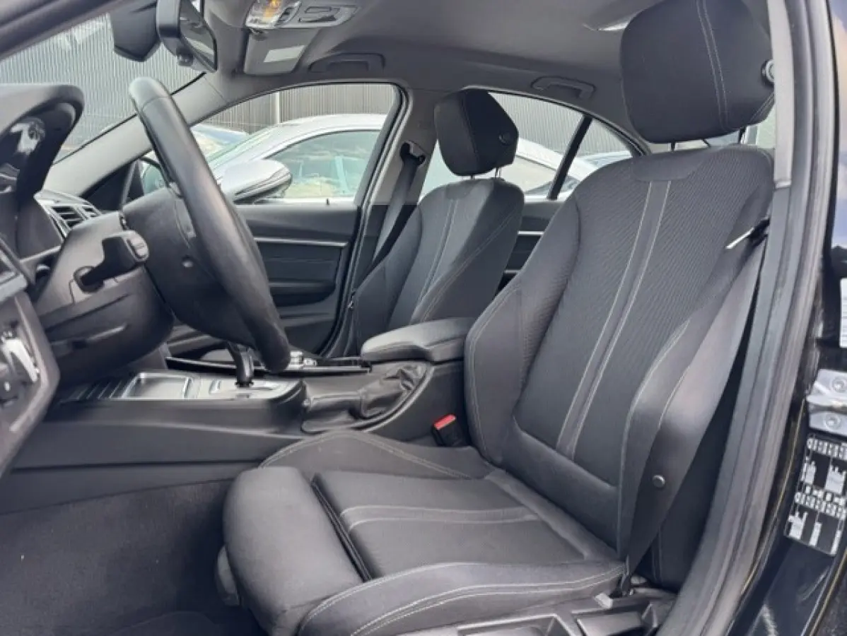 320i Luxury SPORT - Dealer onderhouden - LED