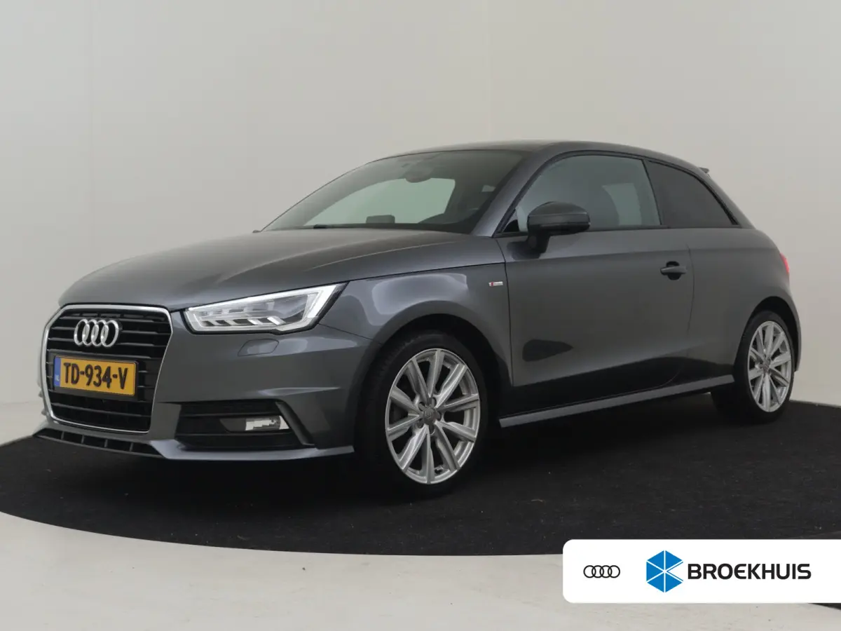 1.0 TFSI Advance Sport 95pk AUTO S-line int&exterieur | Navigatie | Cruise control | Privacy glass | Bi-xenon koplampen | Airco | Half leder/stof bekleding | 17"LMV