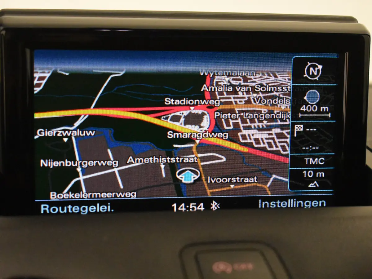 1.0 TFSI Advance Sport 95pk AUTO S-line int&exterieur | Navigatie | Cruise control | Privacy glass | Bi-xenon koplampen | Airco | Half leder/stof bekleding | 17"LMV