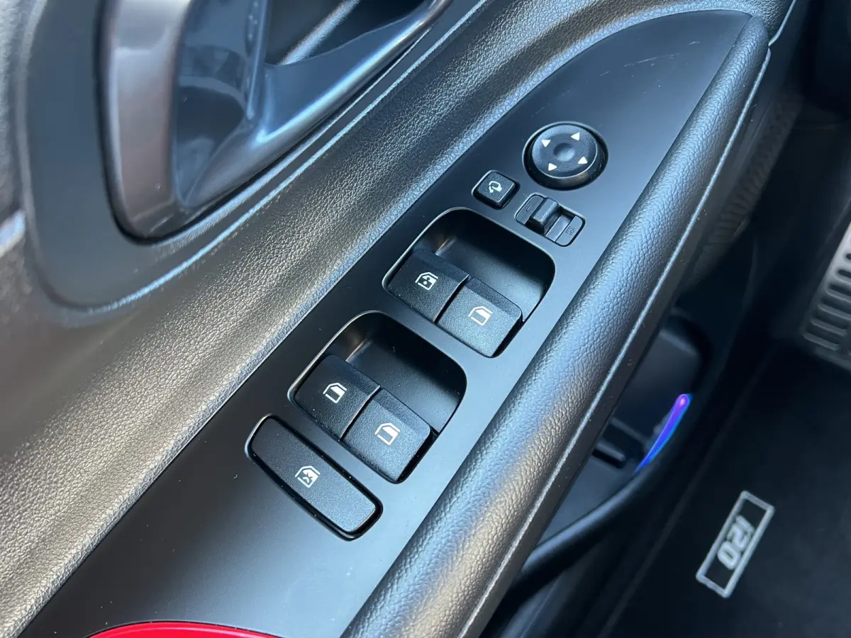 1.0 T-GDI 100pk N-Line | Camera | Carplay | Premium audio | Cruise controle | Navigatie | 17'' velgen | Dodehoek detectie | Parkeersensoren