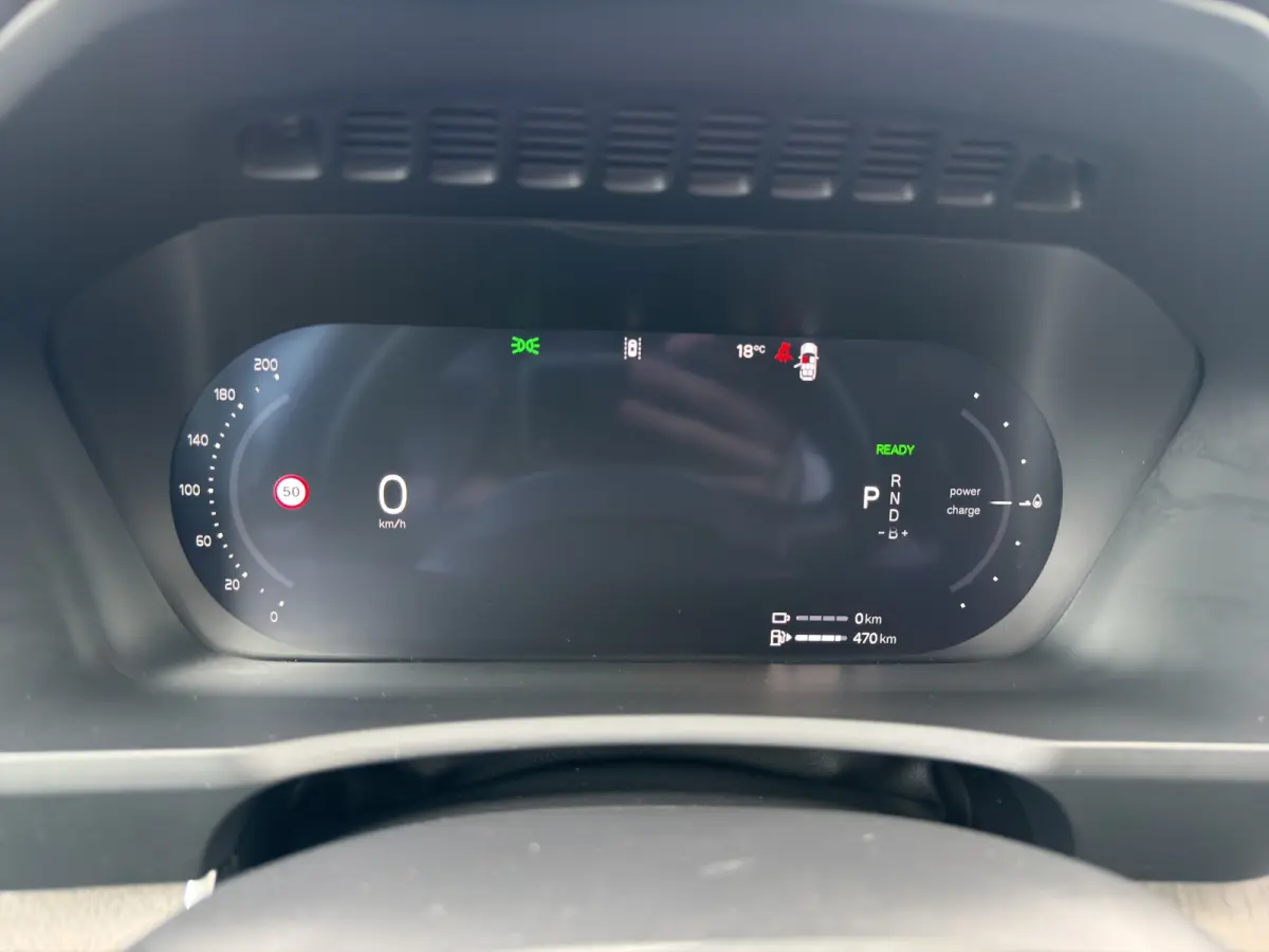 T8 Plug-in hybrid AWD Ultra Dark | Trekhaak | Luchtvering | Massage + Ventilatie | Audio High End | Gelaagde ruiten |