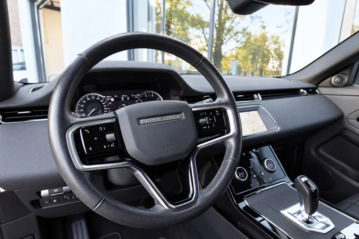 1.5 P300e AWD R-Dynamic HSE CAM PDC CARPLAY