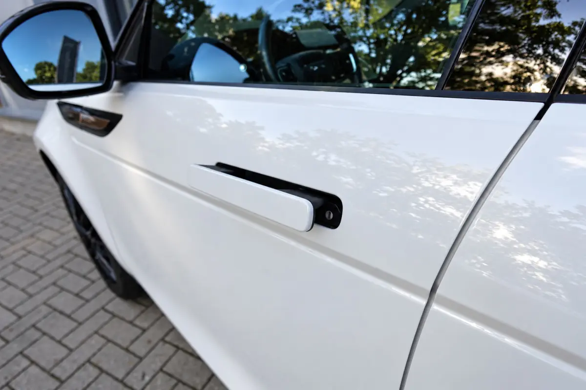 1.5 P300e AWD R-Dynamic HSE CAM PDC CARPLAY