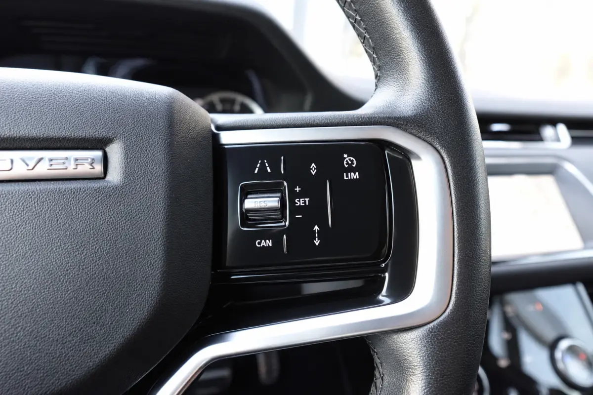 1.5 P300e AWD R-Dynamic HSE CAM PDC CARPLAY