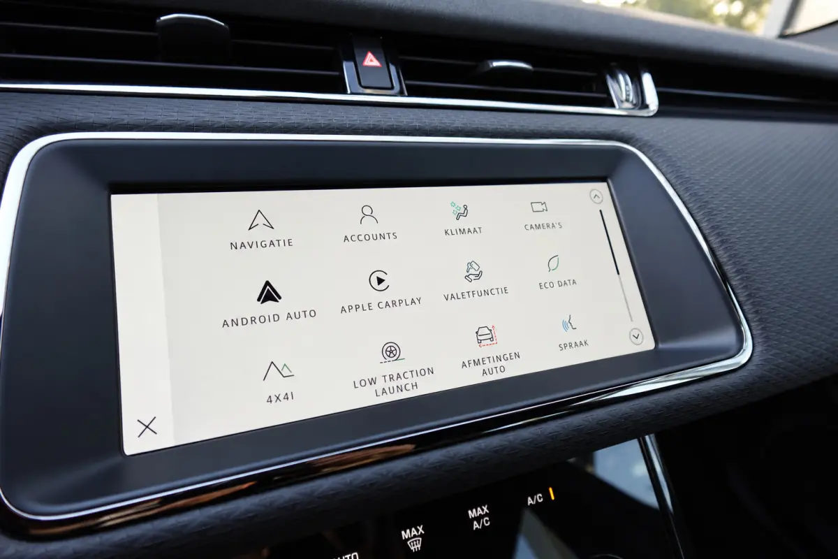 1.5 P300e AWD R-Dynamic HSE CAM PDC CARPLAY