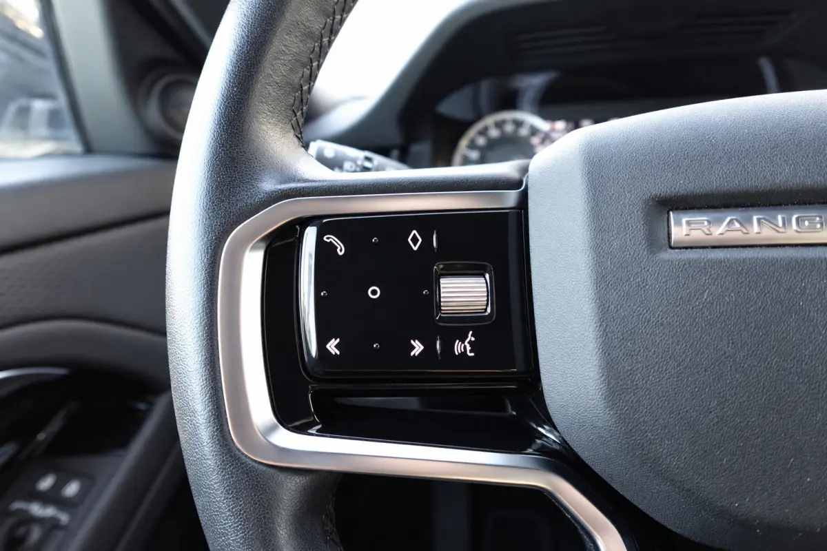 1.5 P300e AWD R-Dynamic HSE CAM PDC CARPLAY