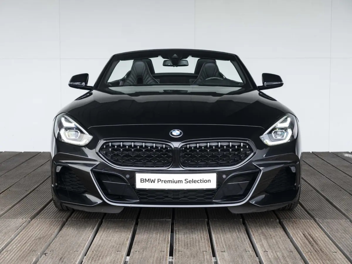 sDrive30i | High Executive | M Sport Plus Pack | 19 inch | Harman Kardon | Driving Assistant | Head Up Display