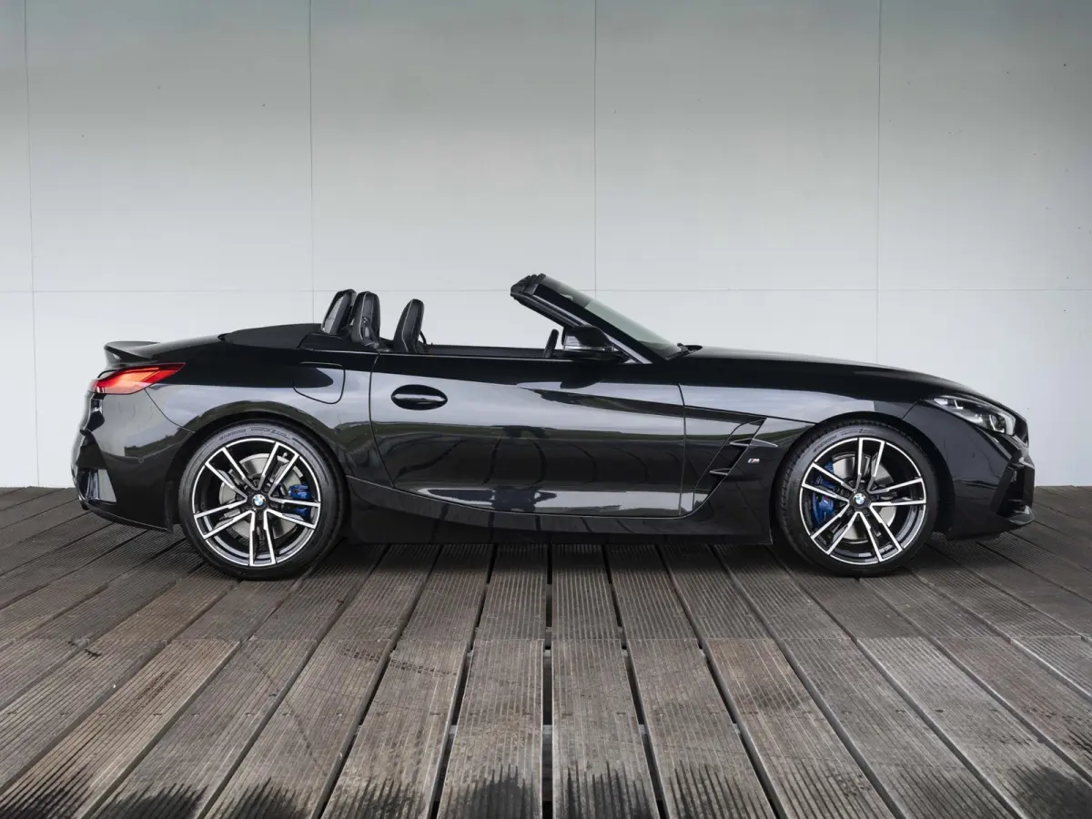 sDrive30i | High Executive | M Sport Plus Pack | 19 inch | Harman Kardon | Driving Assistant | Head Up Display