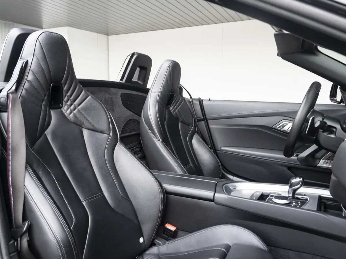 sDrive30i | High Executive | M Sport Plus Pack | 19 inch | Harman Kardon | Driving Assistant | Head Up Display