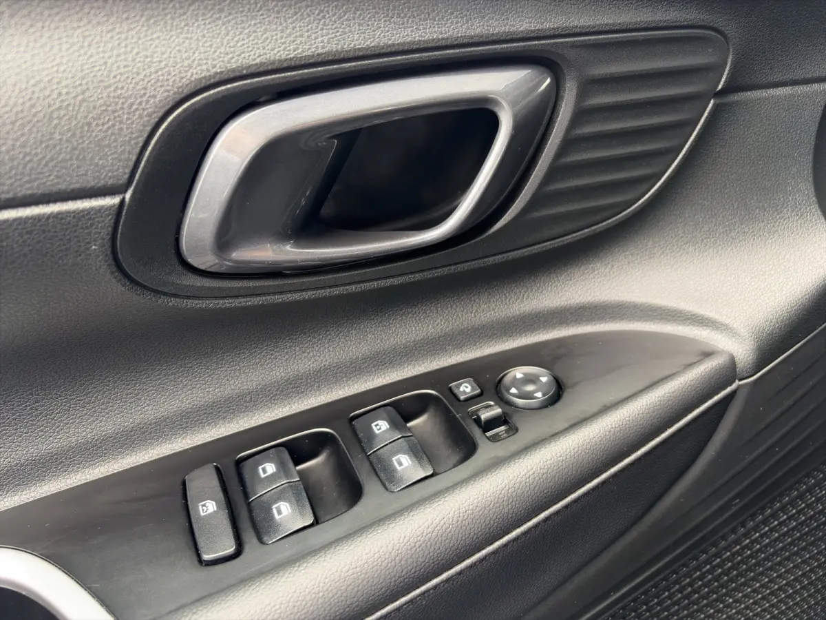 1.0 T-GDI 100pk Premium | Carplay | Climate control | Cruise control | Stoel/stuurverwarming | Camera | Parkeersensoren | DAB | Premium Audio | Lichtmetalen velgen | Navigatie
