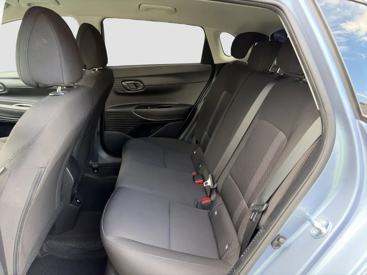 1.0 T-GDI 100pk Premium | Carplay | Climate control | Cruise control | Stoel/stuurverwarming | Camera | Parkeersensoren | DAB | Premium Audio | Lichtmetalen velgen | Navigatie