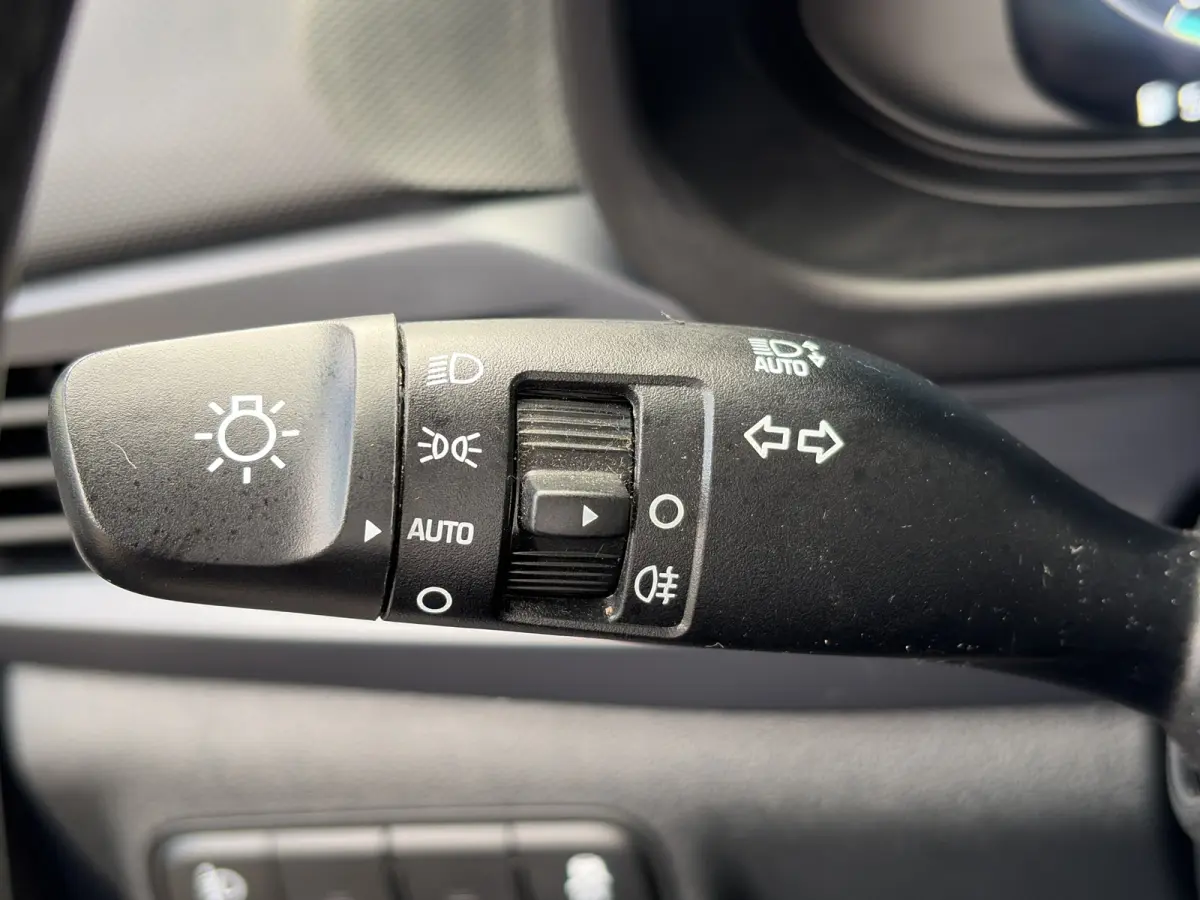 1.0 T-GDI 100pk Premium | Carplay | Climate control | Cruise control | Stoel/stuurverwarming | Camera | Parkeersensoren | DAB | Premium Audio | Lichtmetalen velgen | Navigatie