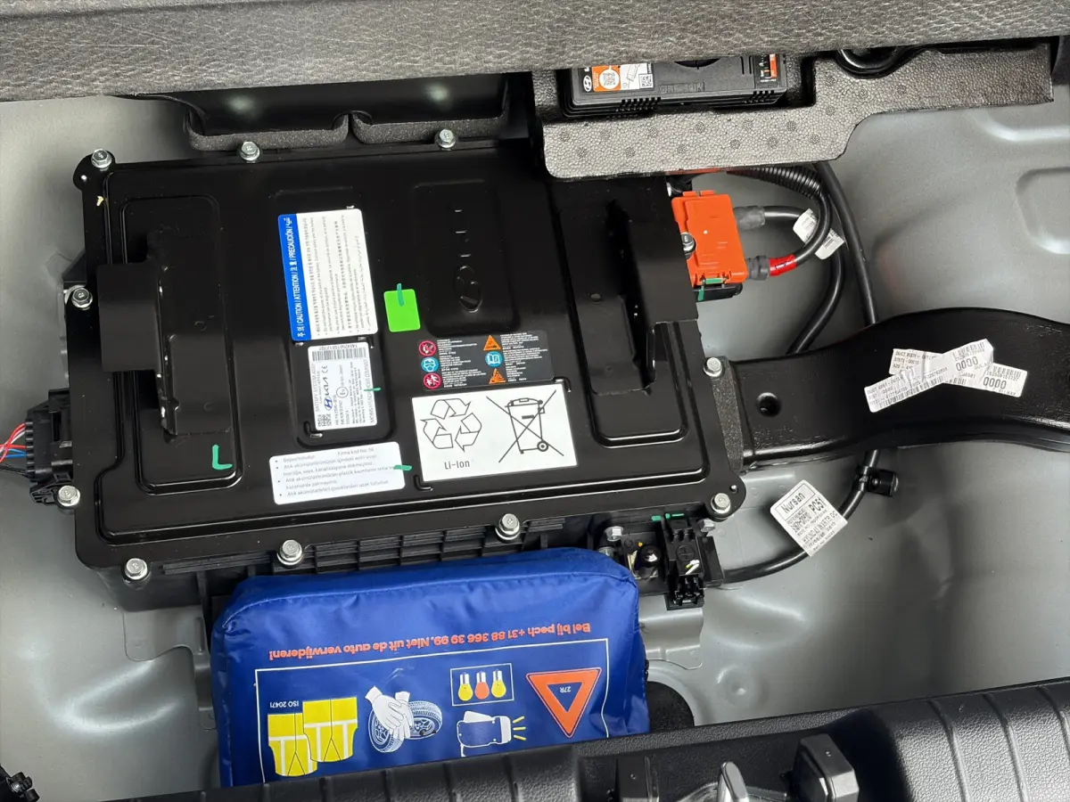1.0 T-GDI 100pk Premium | Carplay | Climate control | Cruise control | Stoel/stuurverwarming | Camera | Parkeersensoren | DAB | Premium Audio | Lichtmetalen velgen | Navigatie