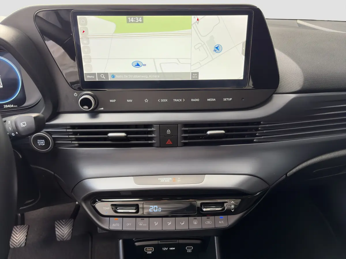 1.0 T-GDI 100pk Premium | Carplay | Climate control | Cruise control | Stoel/stuurverwarming | Camera | Parkeersensoren | DAB | Premium Audio | Lichtmetalen velgen | Navigatie