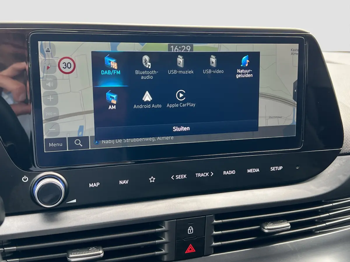 1.0 T-GDI 100pk Premium | Carplay | Climate control | Cruise control | Stoel/stuurverwarming | Camera | Parkeersensoren | DAB | Premium Audio | Lichtmetalen velgen | Navigatie