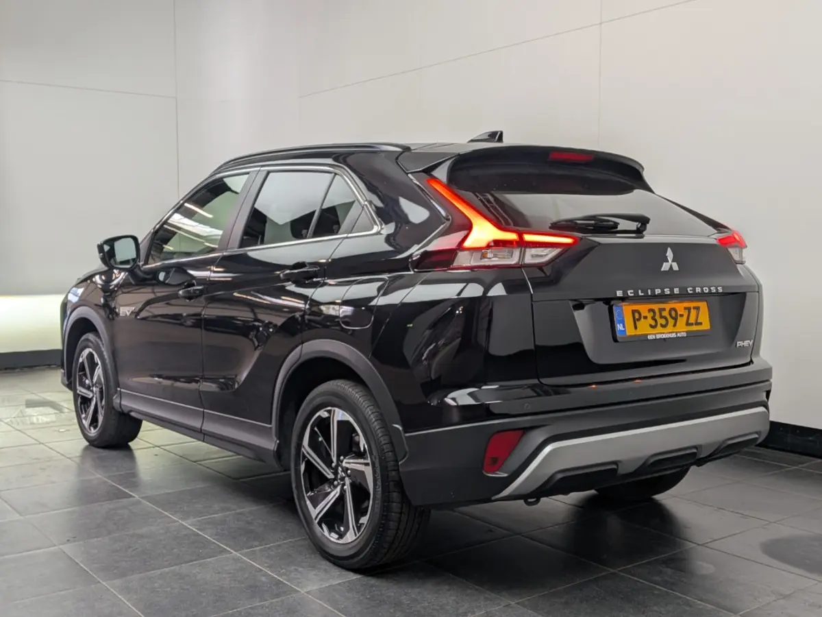 2.4 PHEV Intense+ l Camera l Navigatie l Cr Control l Stoelverwarming l Half Leder l 18" l Parkeersensoren l