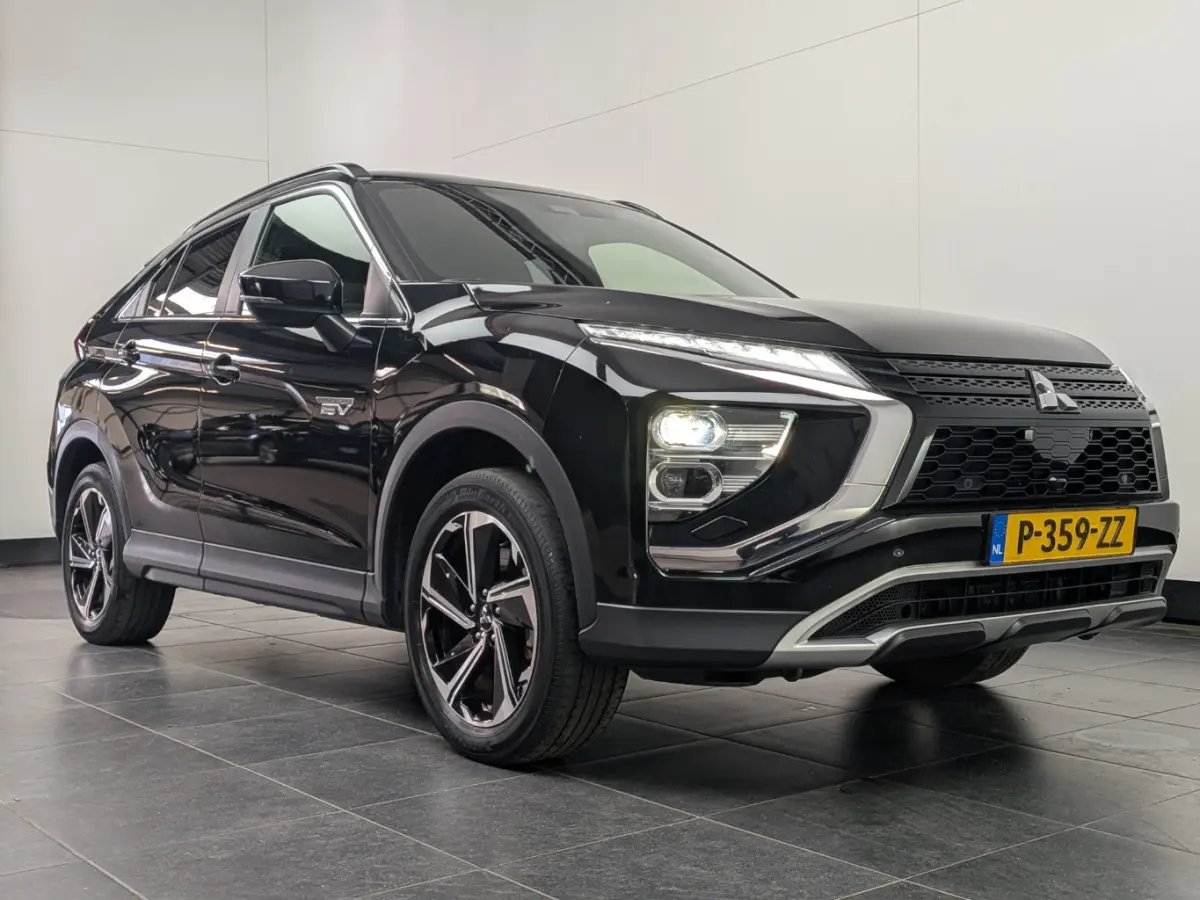 2.4 PHEV Intense+ l Camera l Navigatie l Cr Control l Stoelverwarming l Half Leder l 18" l Parkeersensoren l