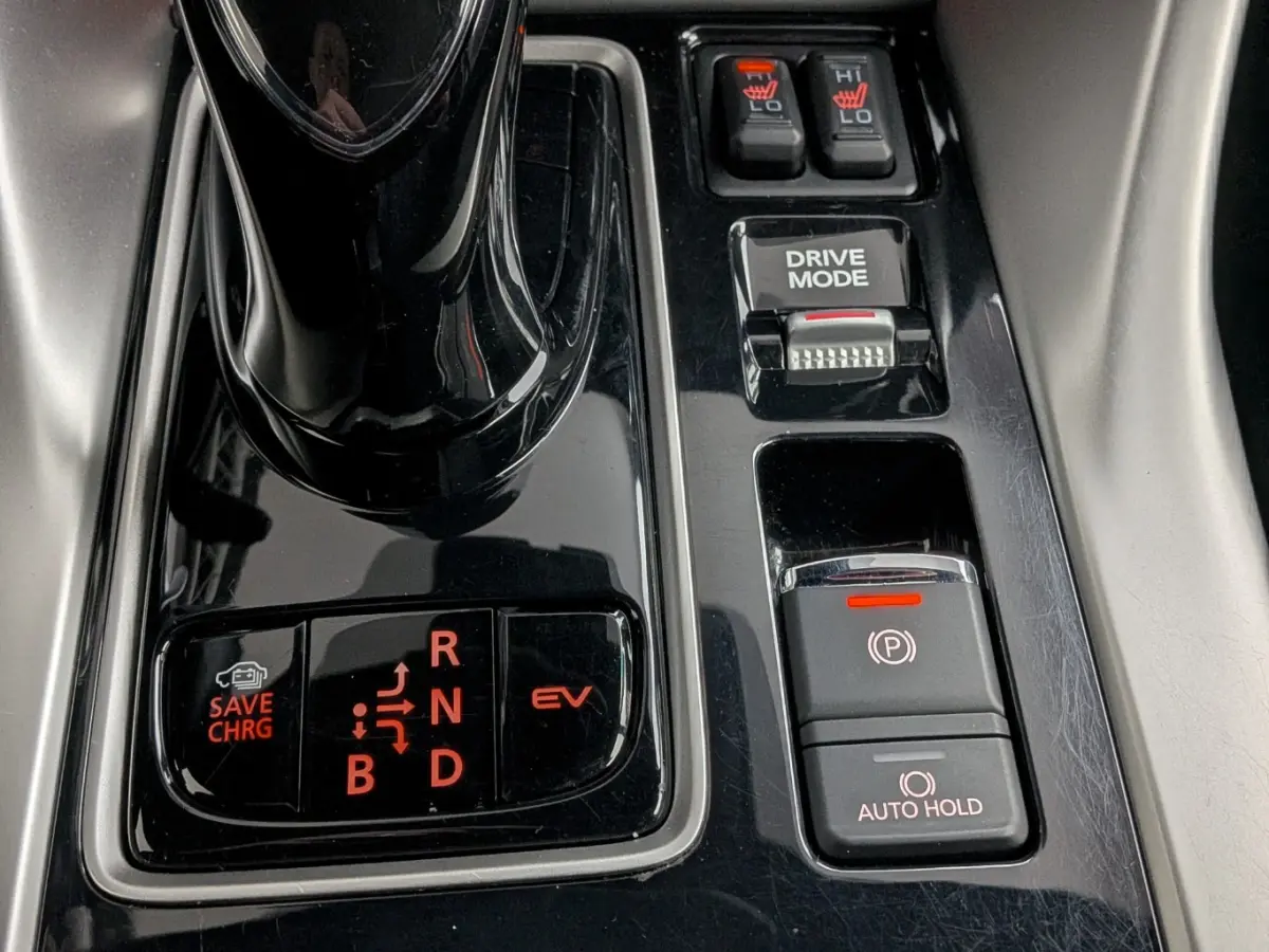 2.4 PHEV Intense+ l Camera l Navigatie l Cr Control l Stoelverwarming l Half Leder l 18" l Parkeersensoren l