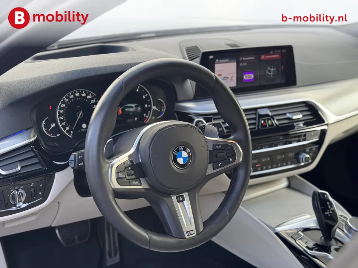 530i High Executive M-Sport 'Mediterran Blau' Trekhaak 2.000kg | Head-Up | Harman Kardon | Driving Assist. | DAB